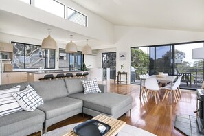 House, 5 Bedrooms | Living area | TV, fireplace - Sorrento on the Bay (Sorrento)