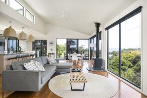 House, 5 Bedrooms | Living area - Sorrento on the Bay (Sorrento)