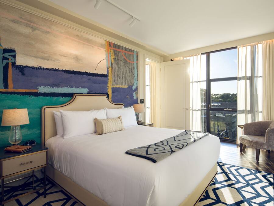 Premium bedding, minibar, in-room safe, desk