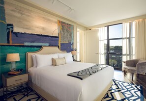 Ropa de cama de alta calidad y minibar 