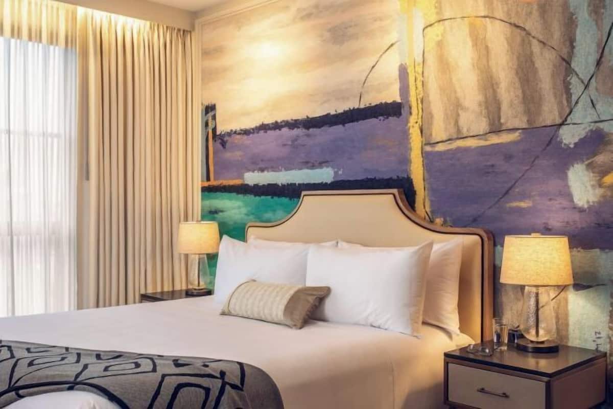 Premium bedding, minibar, in-room safe, desk