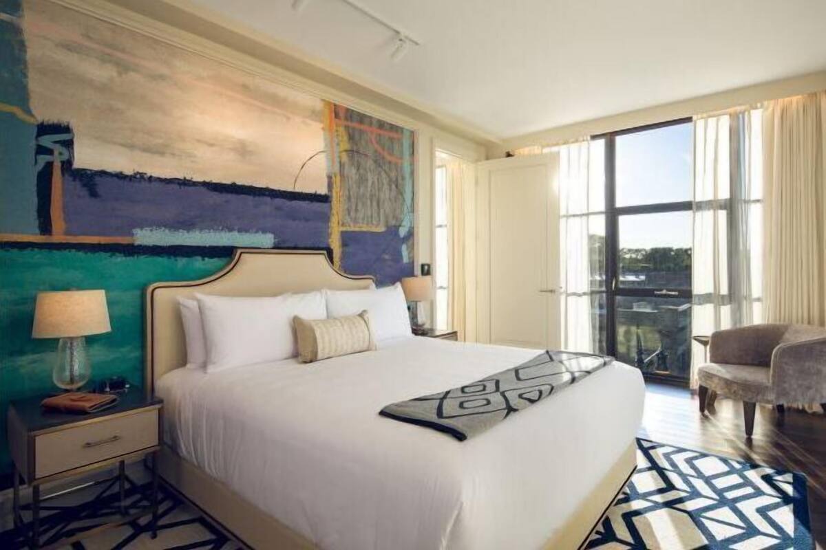 Premium bedding, minibar, in-room safe, desk