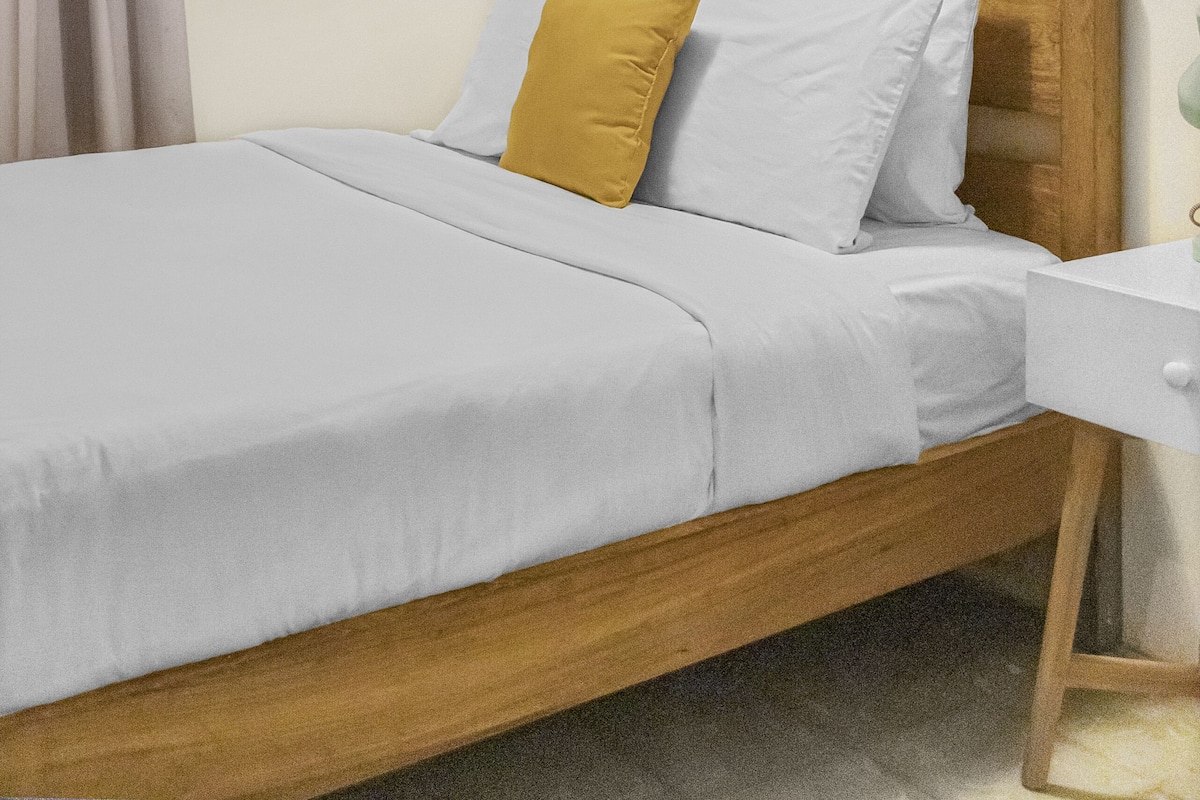 Small Room Shared Bathroom | Wi-Fi gratuit