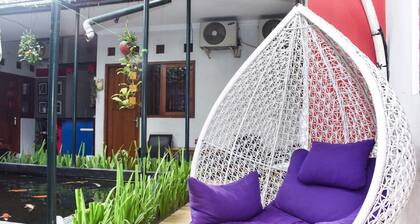 RedDoorz Plus near Hartono Mall