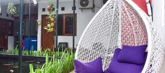 RedDoorz Plus near Hartono Mall