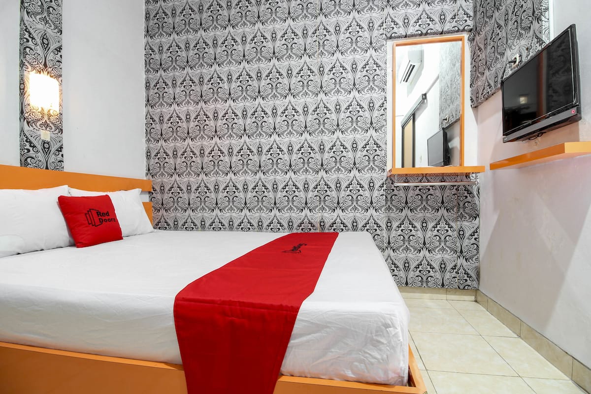WiFi, bed sheets
