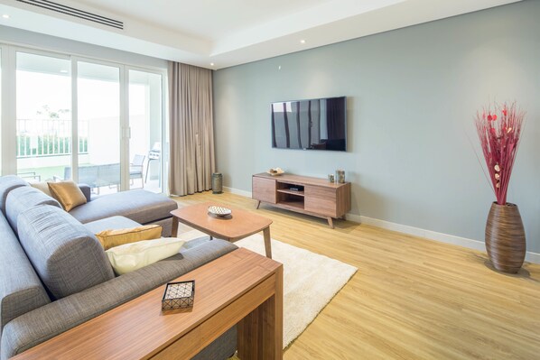 Luxury Villa, 2 Bedrooms, Beach View, Beachfront | Living room