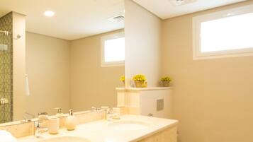 Luxury Villa, 2 Bedrooms, Beach View, Beachfront | Bathroom | Separate bathtub and shower, free toiletries, towels