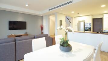 Luxury Villa, 2 Bedrooms, Beach View, Beachfront | In-room dining