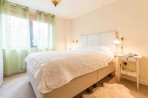 Apartment, 2 Bedrooms | 2 bedrooms, desk, iron/ironing board, free WiFi - Lovely 2- Bed Flat in North London (London)