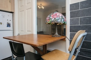 Apartment, 1 Bedroom | Private kitchen | Oven, stovetop, electric kettle