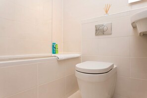 Apartment, 1 Bedroom | Bathroom