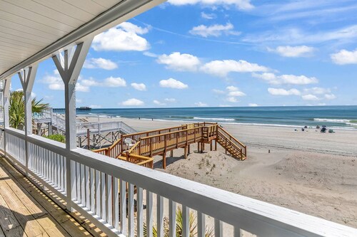 Sandy Bay, Oceanfront 4 Bed House