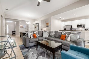 Een televisie, videogames, een dvd-speler en een stereo