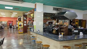 Snack bar - Hotel Restaurante Los Rosales (Congosto)