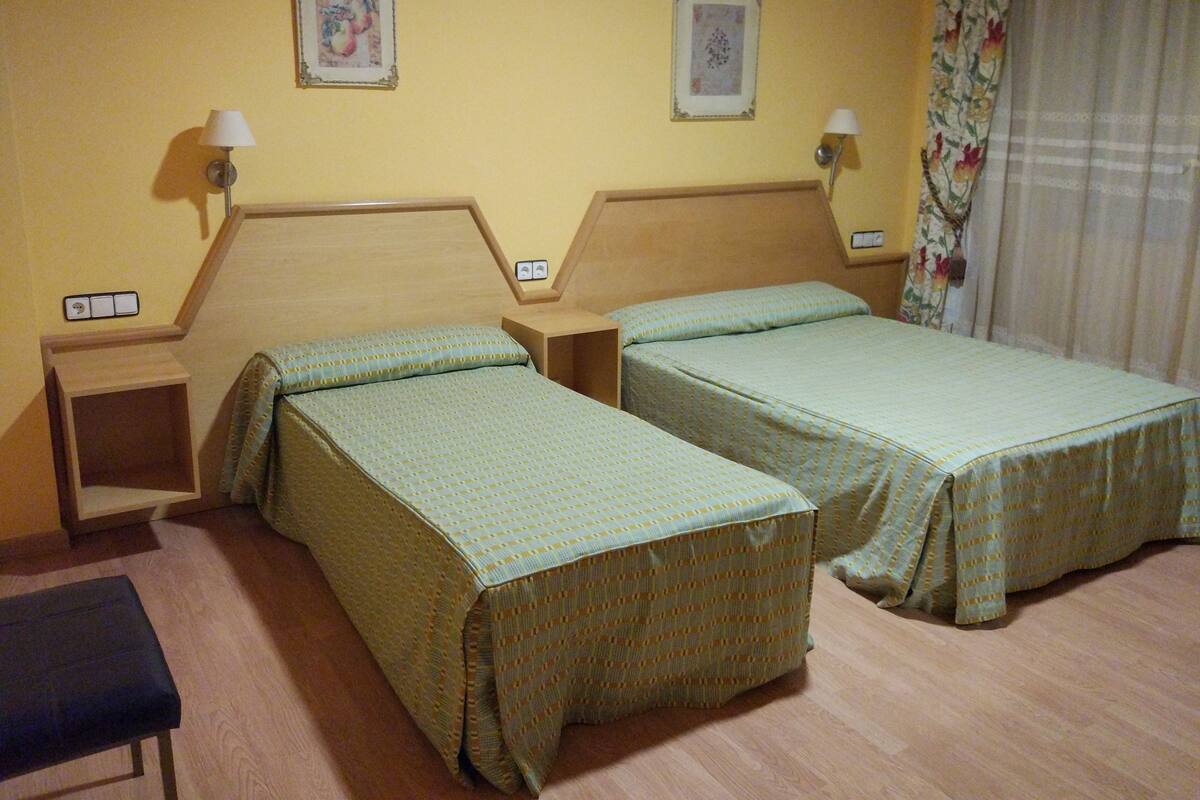 Double Room | Desk, blackout curtains, free WiFi