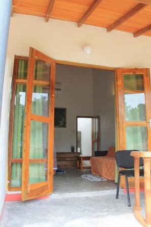 Property grounds - Hilltop Bungalow (Mirissa)