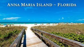 Una spiaggia nelle vicinanze