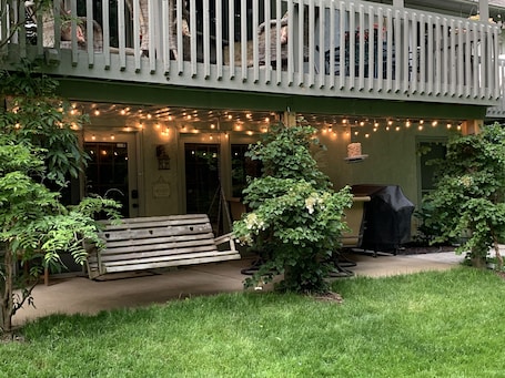 Property grounds. Private Entry Studio with Gas Fireplace @ I-71 Polaris near Chase