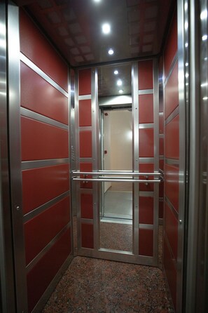 Reception - Hotel Denis & Spa (Pristina)
