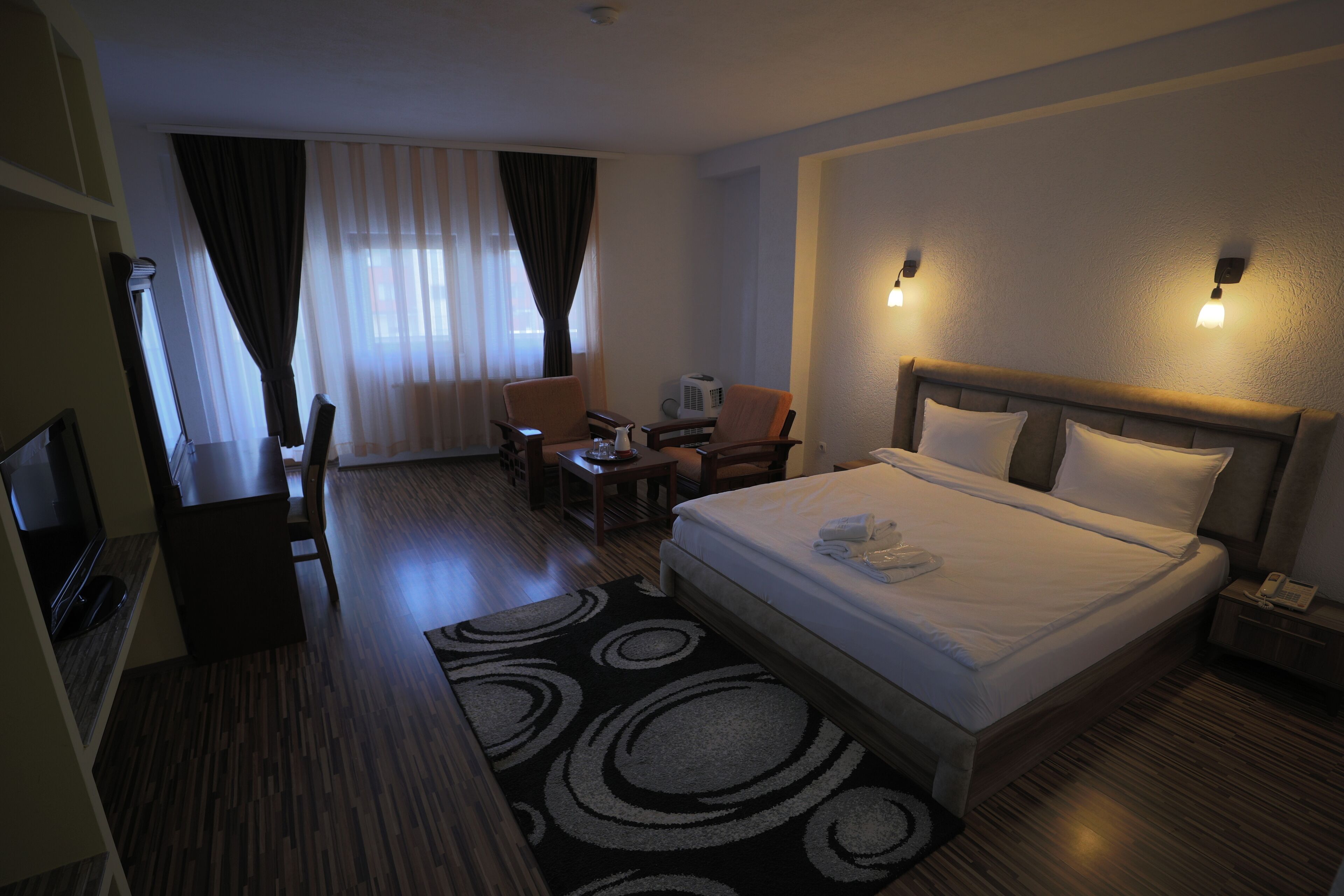 Deluxe Double Room | 1 bedroom, premium bedding, minibar, individually decorated
