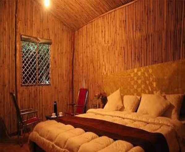 Deluxe-Maisonette, 1 Doppelbett, Raucher | 1 Schlafzimmer, Zustellbetten, Bettwäsche