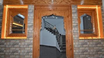 Façana frontal de l'allotjament