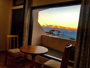 Rollaway beds, free WiFi - Uttarakhand Resort (Somashwar)