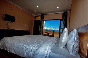 Rollaway beds, free WiFi - Uttarakhand Resort (Somashwar)