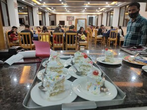 International cuisine - Uttarakhand Resort (Somashwar)