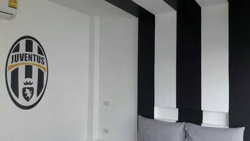 Desk, blackout curtains, free WiFi