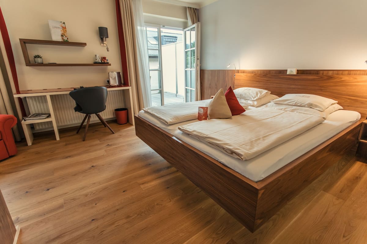 Deluxe Double Room | 1 bedroom, in-room safe, individually decorated, individually furnished