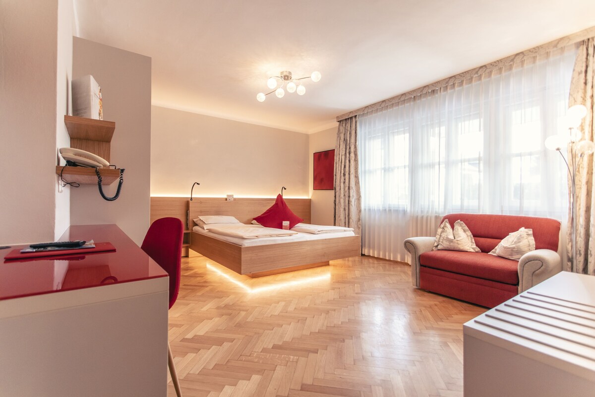 1 chambre, coffre-fort, bureau, rideaux d’obscurcissement