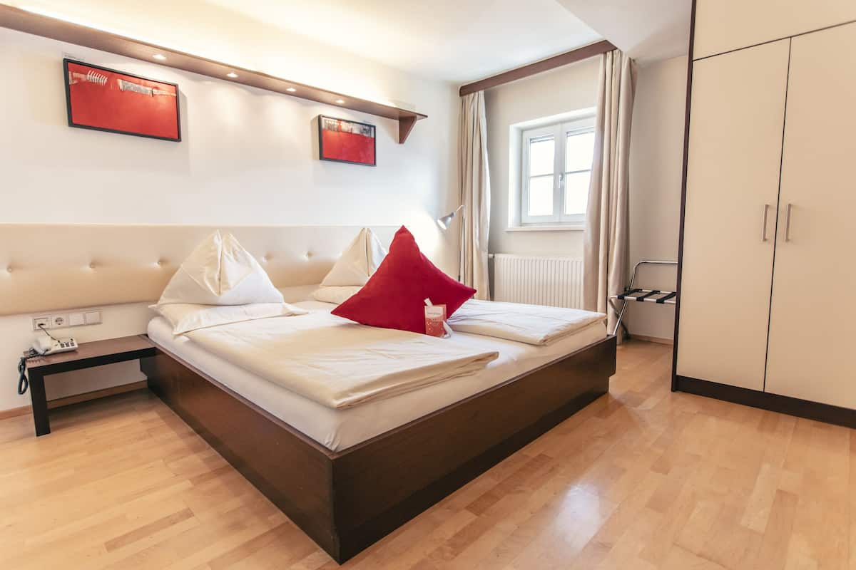 Economy Double Room | 1 bedroom, in-room safe, individually decorated, individually furnished