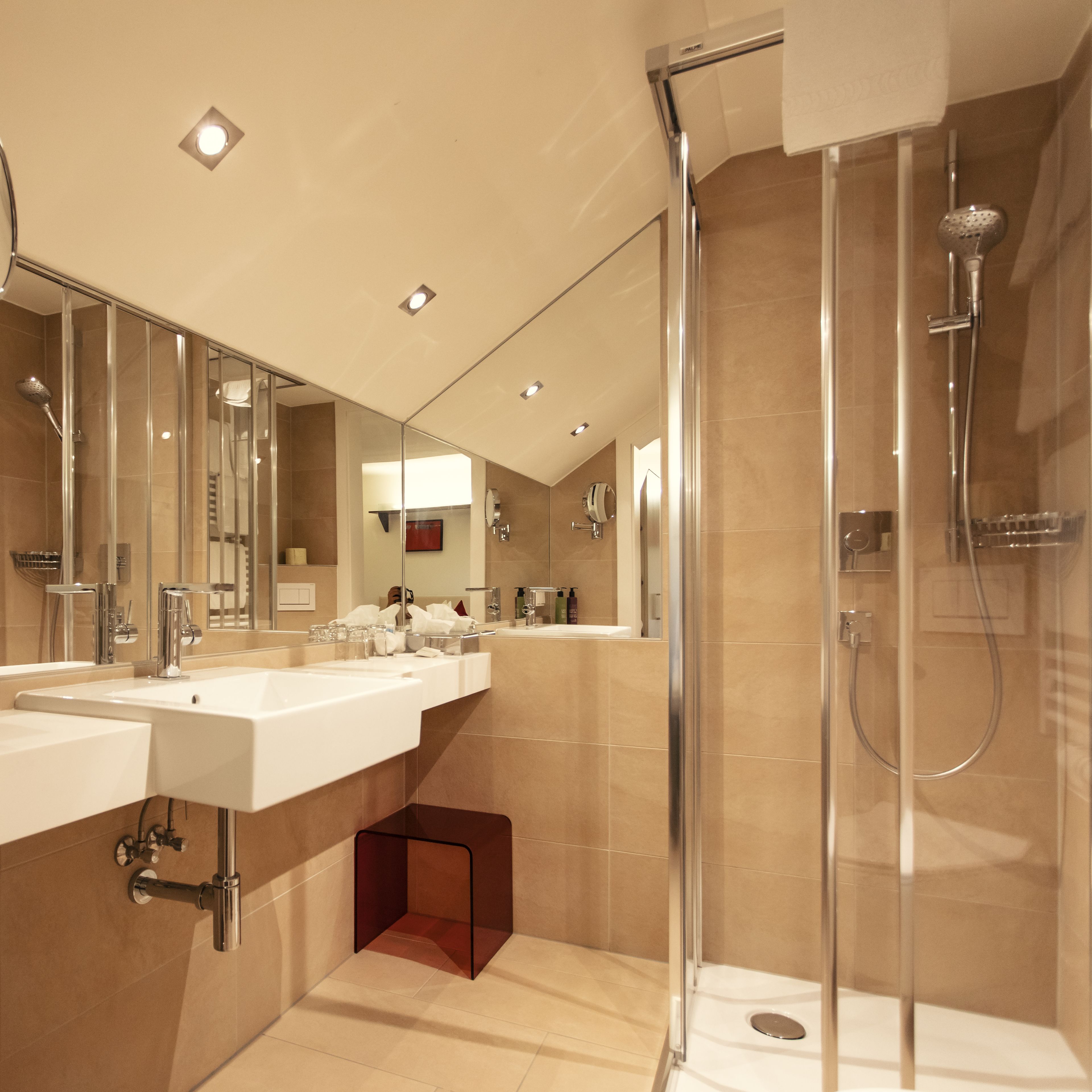 economy double room | bathroom | deep-soaking bathtub, free toiletries, hair dryer, bathrobes