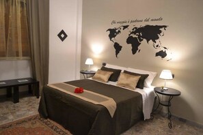 Phòng 4 | Phòng tắm | Buồng tắm vòi sen, đồ dùng nhà tắm miễn phí, chậu vệ sinh/vòi rửa
