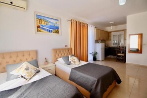 Apartment, Balcony | Soundproofing, iron/ironing board, free WiFi - AR Apartments (Sarandë)