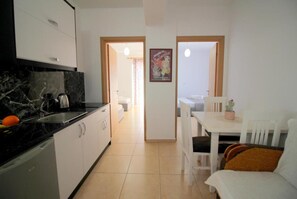 Apartment, Sea View | Soundproofing, iron/ironing board, free WiFi - AR Apartments (Sarandë)