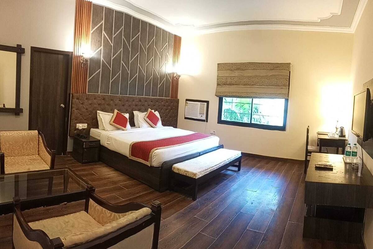 ห้องพรีเมียมดับเบิลหรือทวิน, เตียงใหญ่ 1 เตียง, ห้องน้ำส่วนตัว, วิวสวน | เครื่องนอนระดับพรีเมียม, โต๊ะทำงาน, เตียงเสริม/เปล, Wi-Fi ฟรี