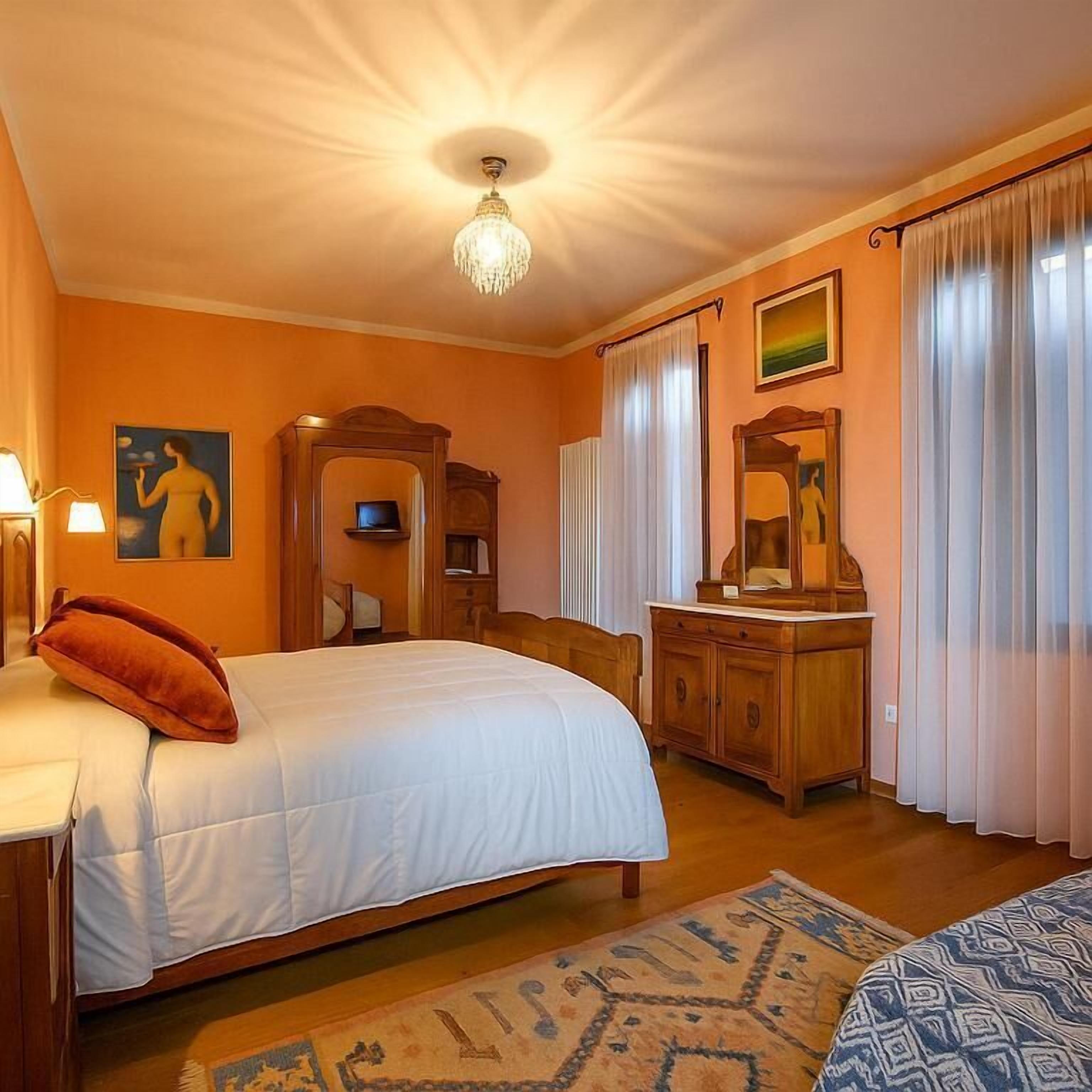 Apartemen Comfort (Leonardo) | Selimut bulu angsa, minibar, tirai kedap cahaya, dan kedap suara