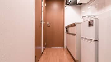 Design Studio, 1 Bedroom, City View | Private kitchen | Fridge, microwave, oven, stovetop