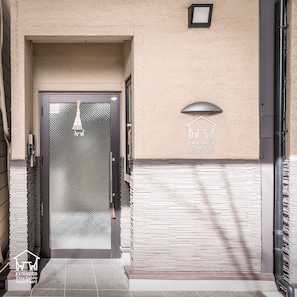 Interior entrance - EXTENDED Stay Kyoto Apartment (Kyoto)