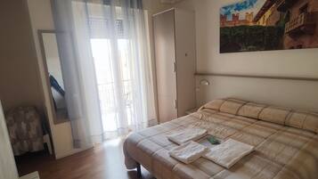 Standard Double Room | In-room safe, desk, free WiFi, bed sheets