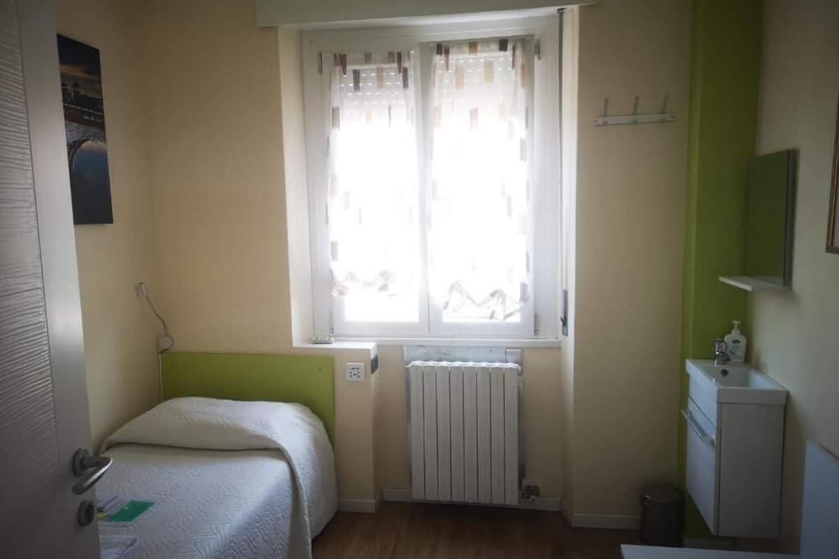 Standaard kamer | Een kluis op de kamer, een bureau, gratis wifi, beddengoed
