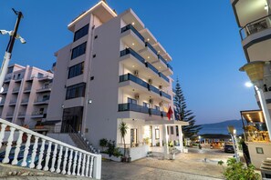 Front of property - Hotel Kompleks Joni (Sarandë)