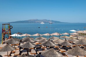 On the beach - Hotel Kompleks Joni (Sarandë)