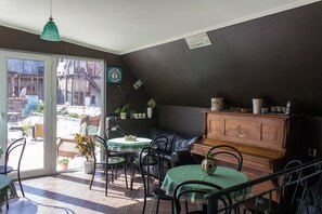 Cooked-to-order breakfast for a fee - Terrace Garden (Tbilisi)