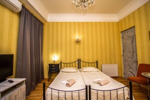 Standard Triple Room | Soundproofing, iron/ironing board, free WiFi, bed sheets - Terrace Garden (Tbilisi)