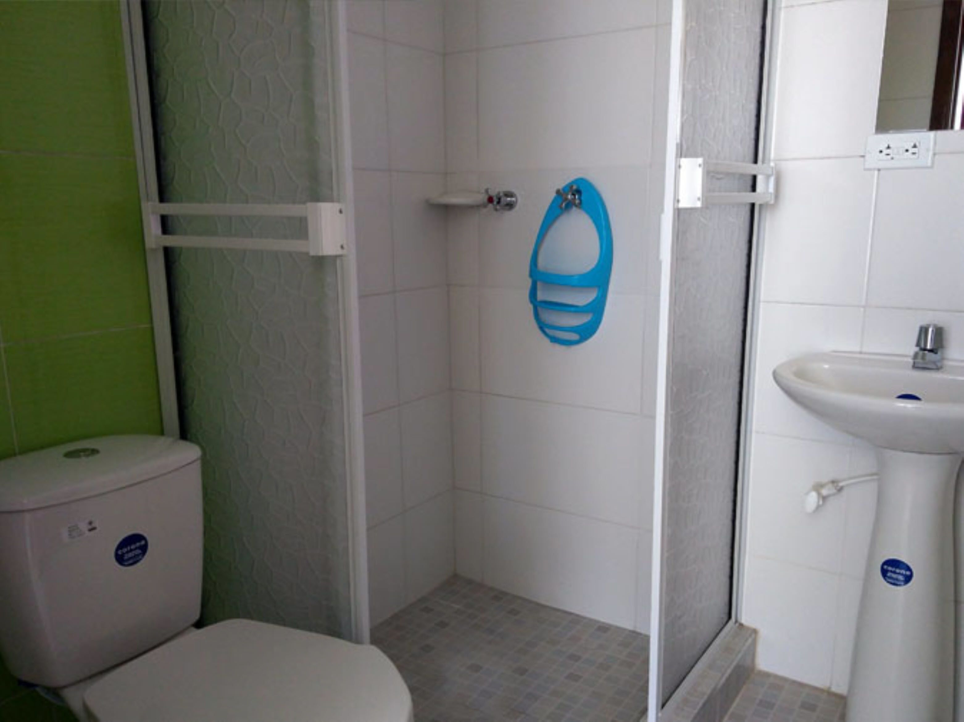 Đồ dùng nhà tắm miễn phí, khăn tắm, xà phòng, giấy vệ sinh 