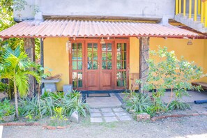 Standard Room, 1 Queen Bed, Private Bathroom, Garden View | Front of property - Raj Mahal Inn (Wadduwa)